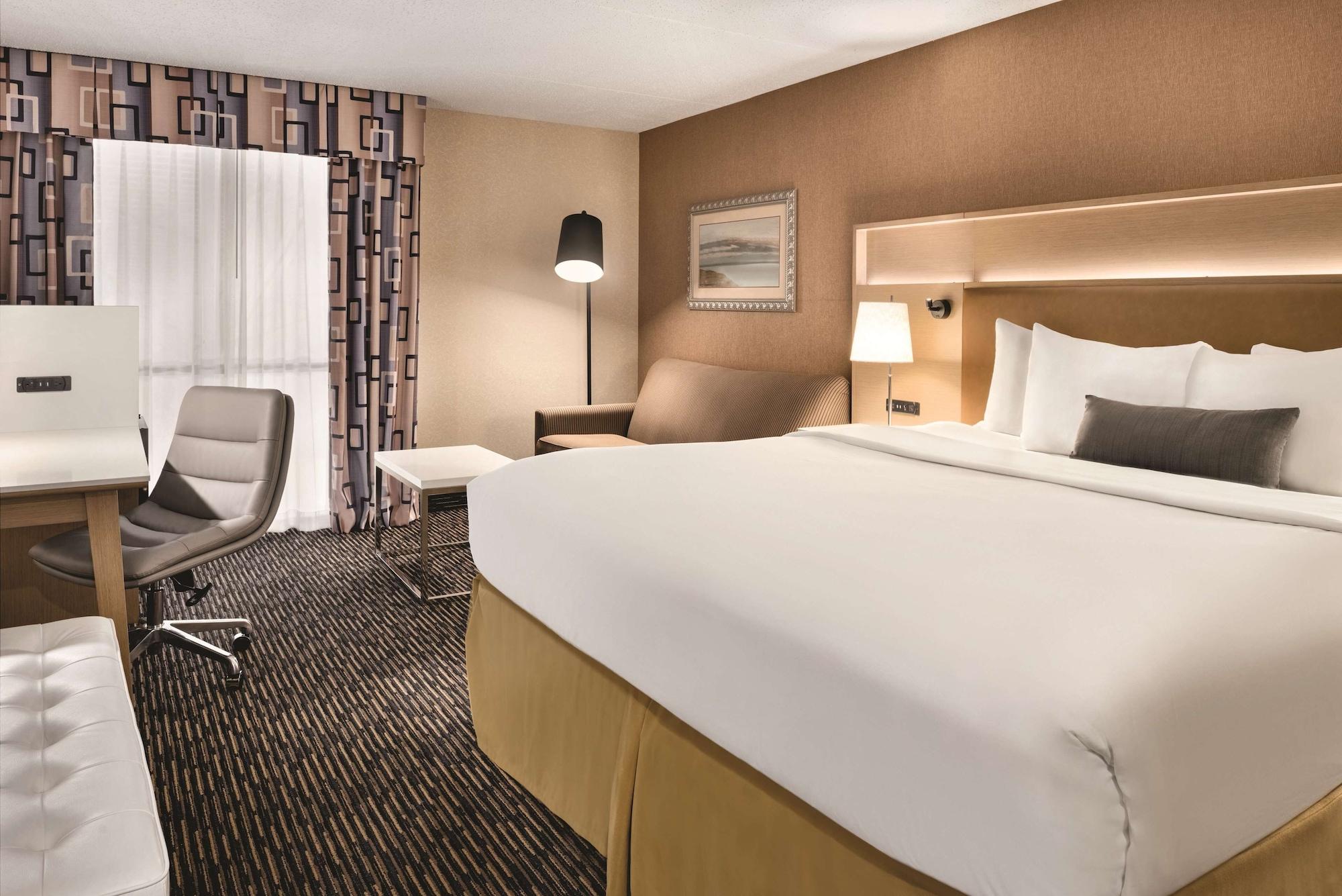 Wyndham Garden Conference Center Champaign - Urbana Hotel Ngoại thất bức ảnh
