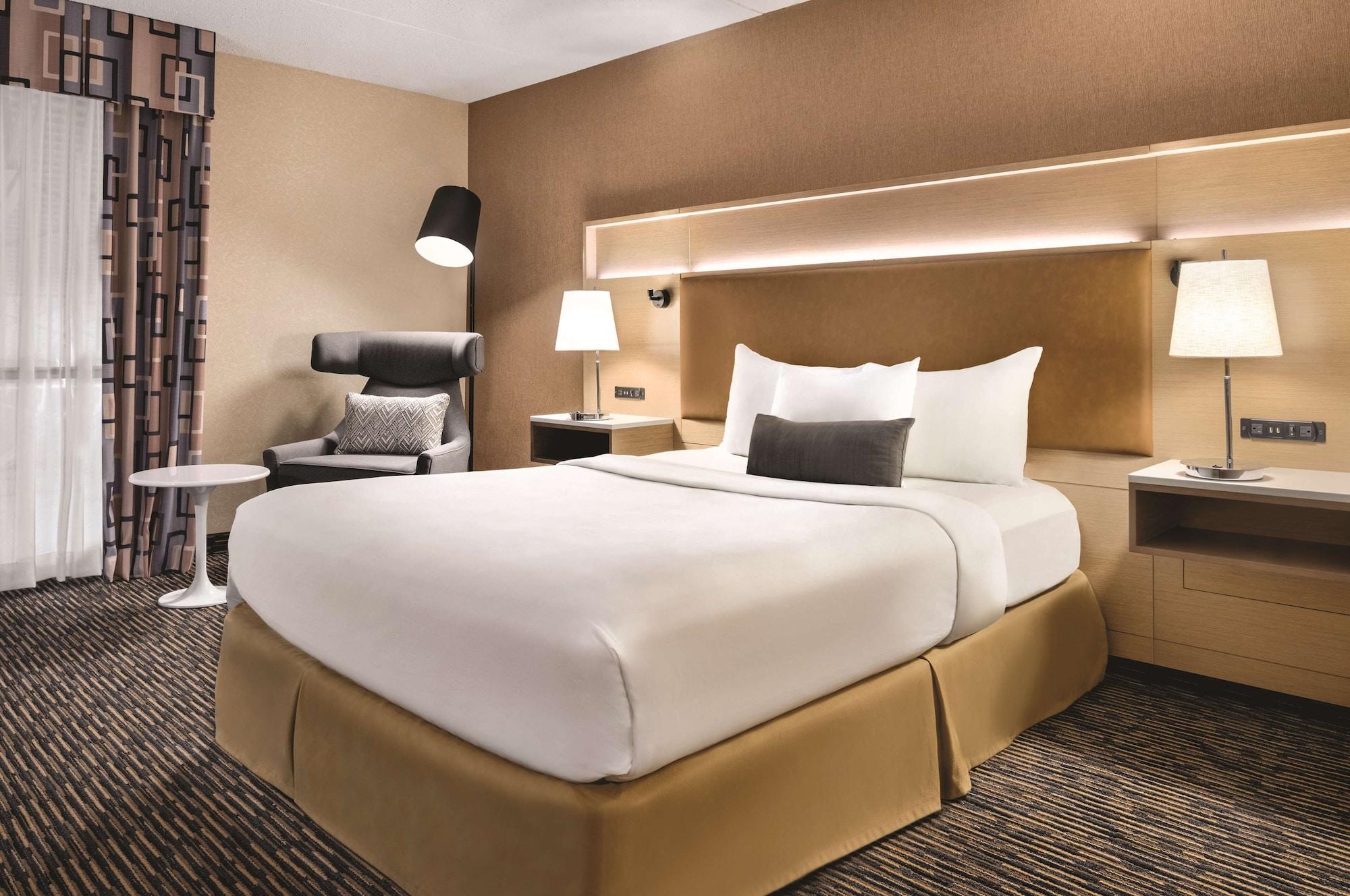 Wyndham Garden Conference Center Champaign - Urbana Hotel Ngoại thất bức ảnh