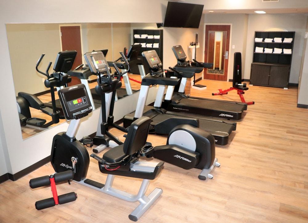 Wyndham Garden Conference Center Champaign - Urbana Hotel Ngoại thất bức ảnh