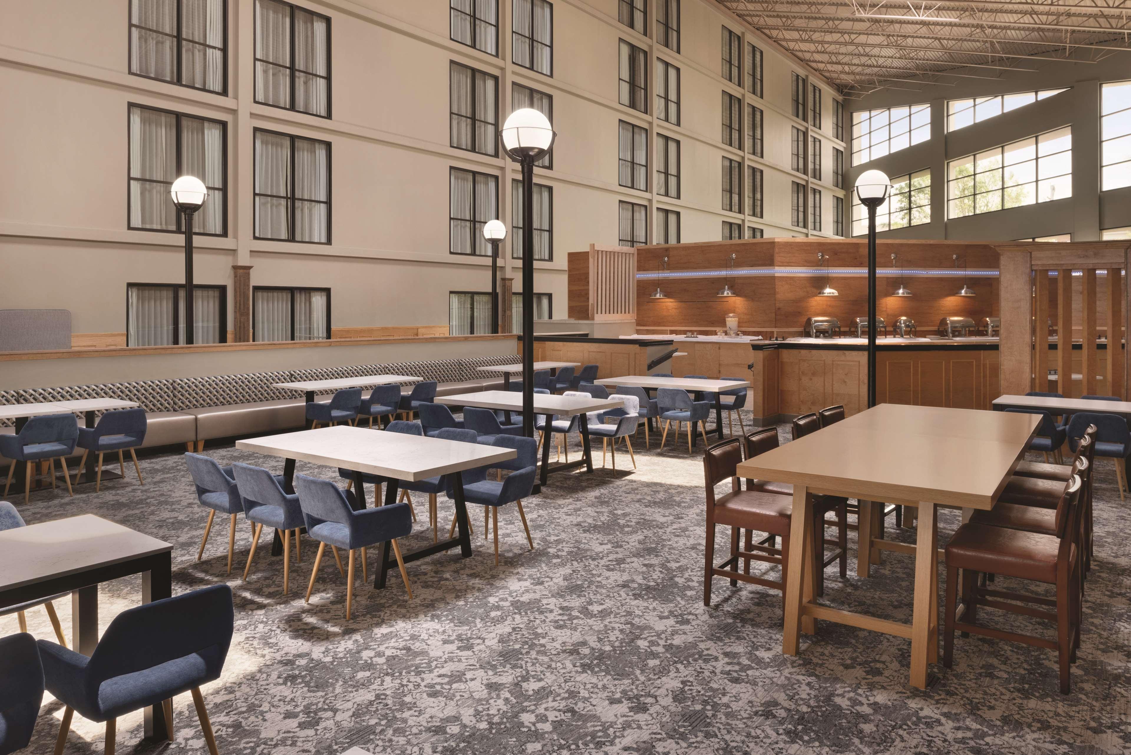Wyndham Garden Conference Center Champaign - Urbana Hotel Ngoại thất bức ảnh