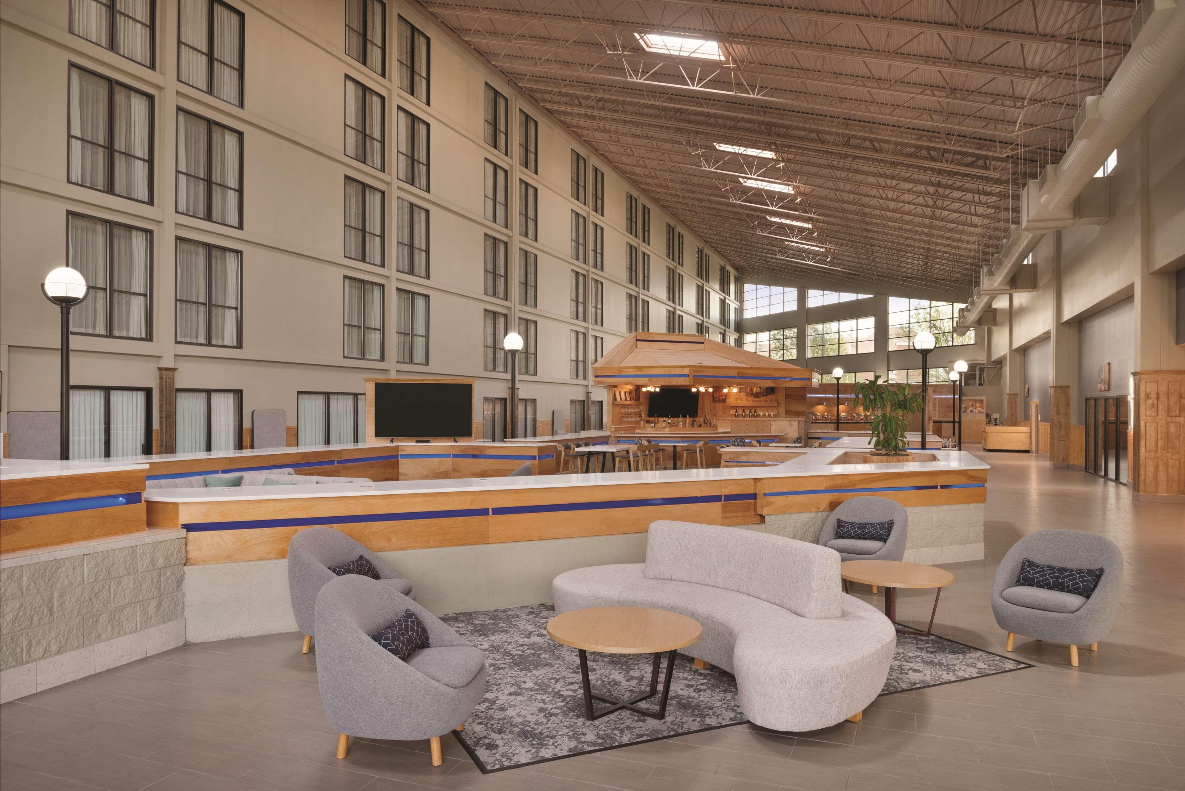 Wyndham Garden Conference Center Champaign - Urbana Hotel Ngoại thất bức ảnh