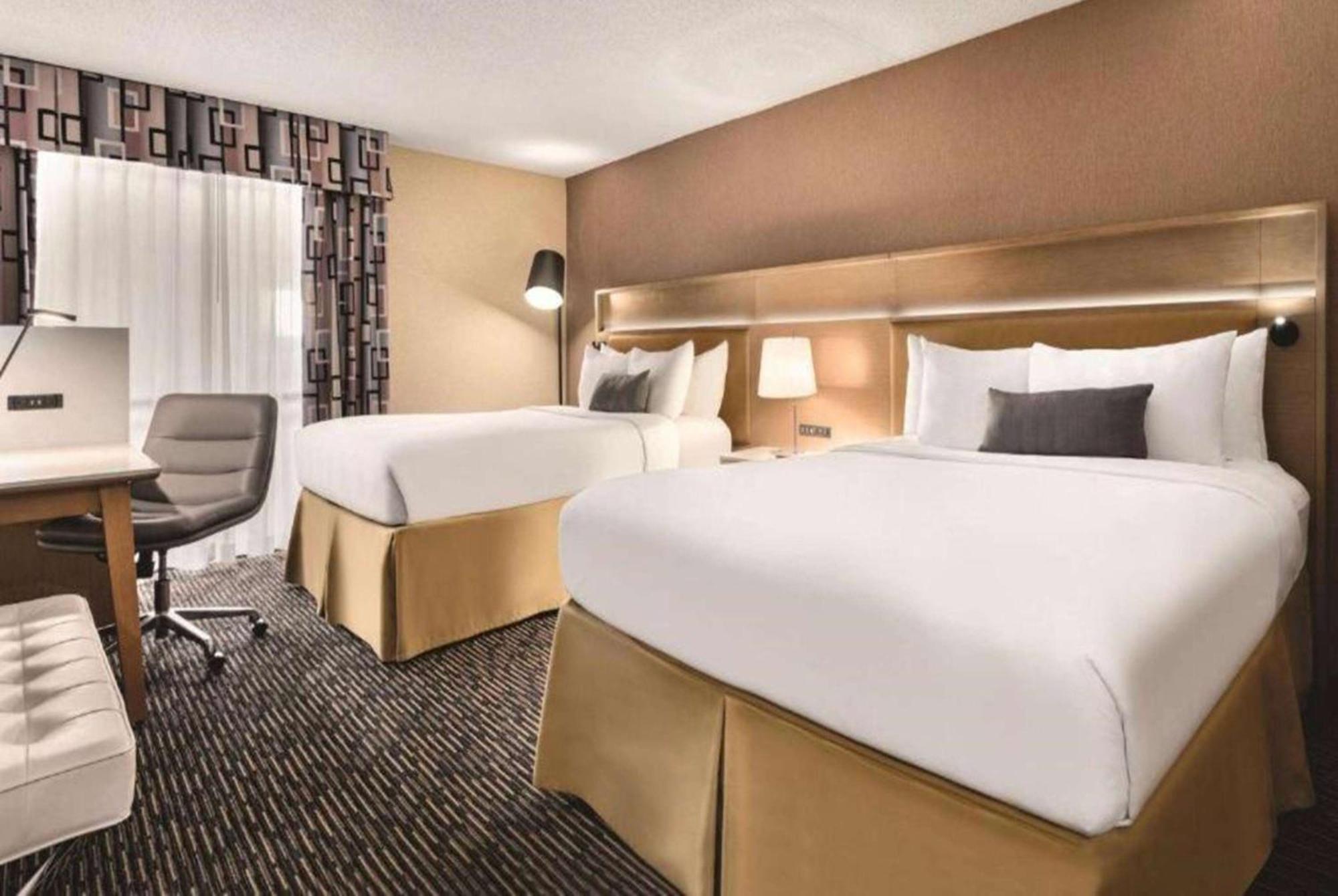Wyndham Garden Conference Center Champaign - Urbana Hotel Ngoại thất bức ảnh