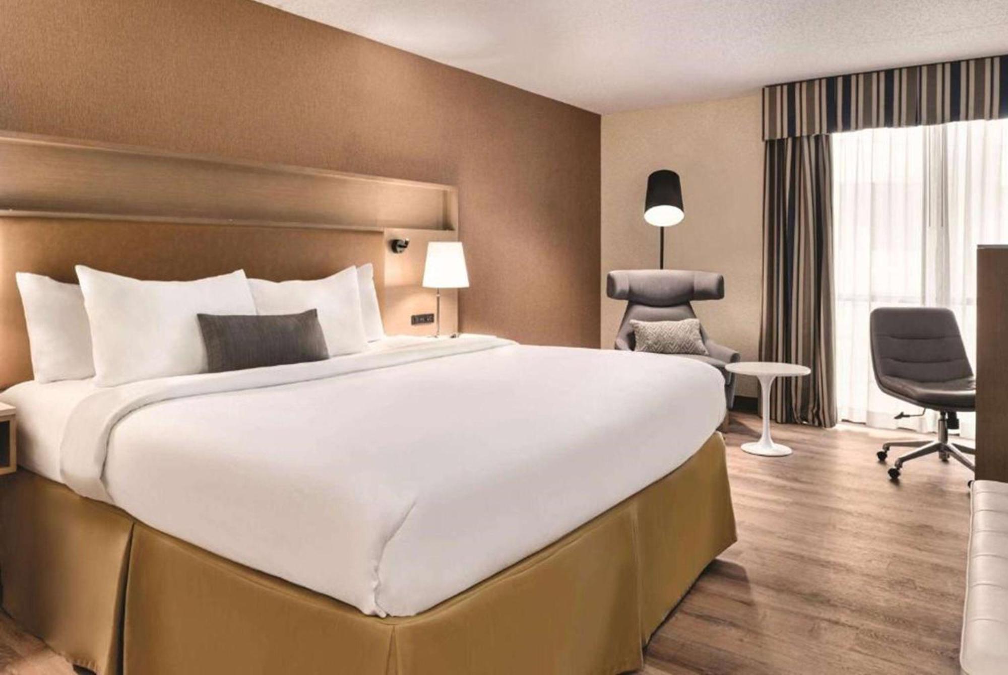 Wyndham Garden Conference Center Champaign - Urbana Hotel Ngoại thất bức ảnh